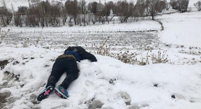 Van'da yabancı uyruklu donmuş bulundu