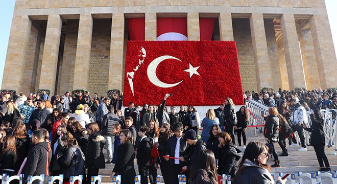Vatandaşlar Anıtkabir'e akın etti