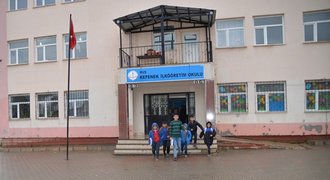 Veliler, Hepatit A virüsü çıkan okula çocuklarını göndermiyor