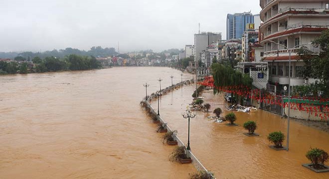 Vietnam da sel: 10 ölü