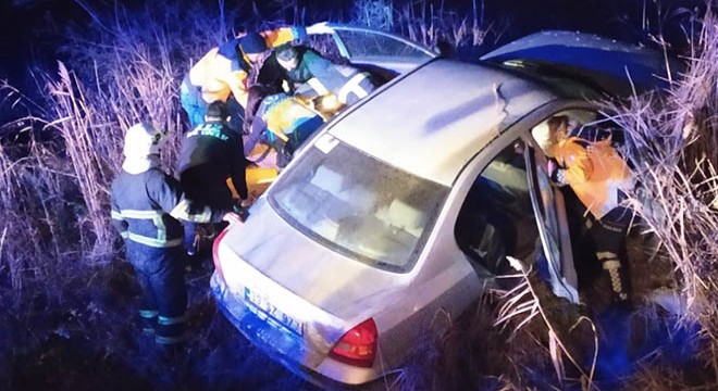 Virajı alamayan otomobil tarlaya uçtu, 1 ağır 3 yaralı