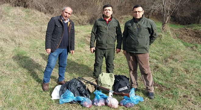 Vurdukları karacayı parçalarken yakalandılar