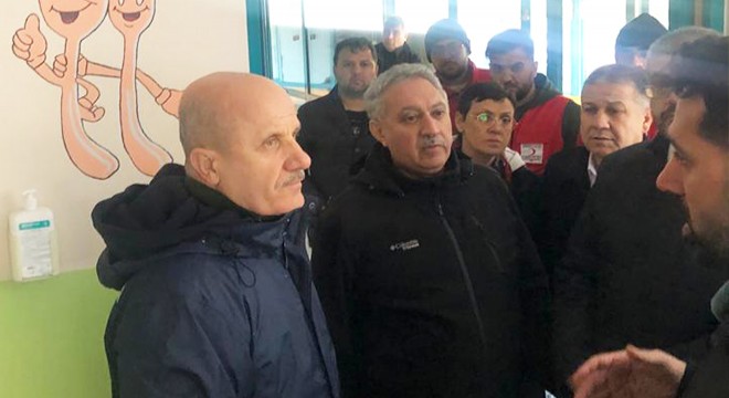 YÖK Başkanı Özvar, deprem bölgesinde