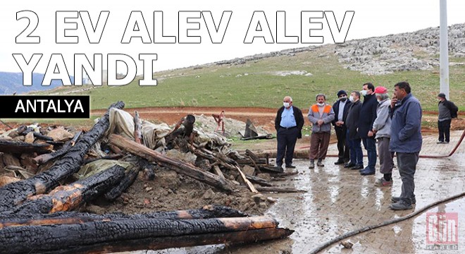 Yakaköy'de 2 ev yandı