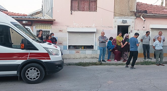 Yalnız yaşadığı evinde ölü bulundu