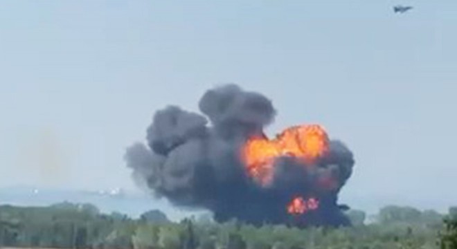 Yalova'da F16 uçağı kaza kırıma uğradı