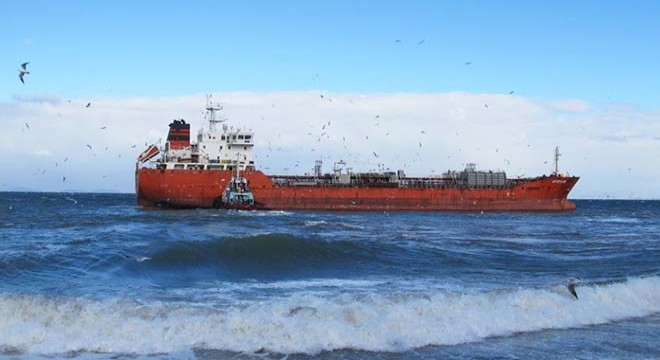 Yalova da yük gemisi karaya oturdu