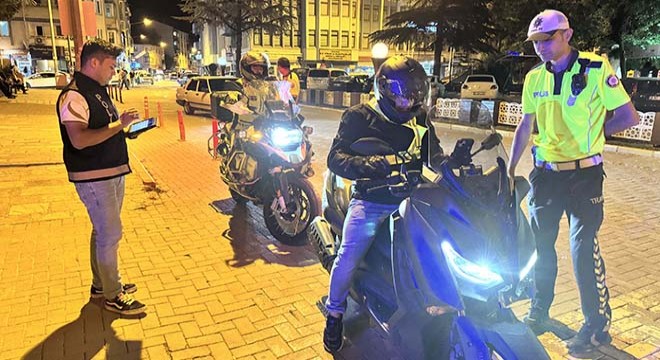 Yalvaç ta polisten motosiklet denetimi