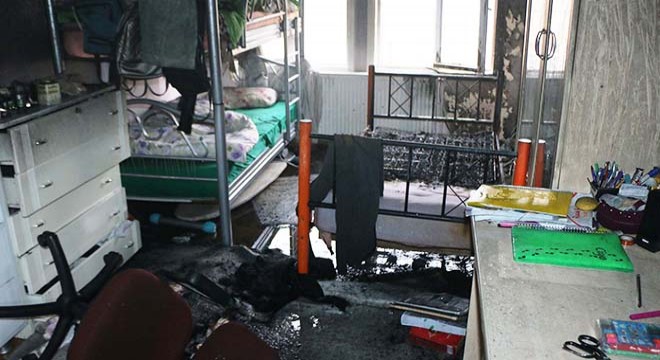 Yangın çıkan evde dumandan etkilenip, hastanelik oldu