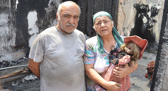 Yangın evlerini de umutlarını da kül etti