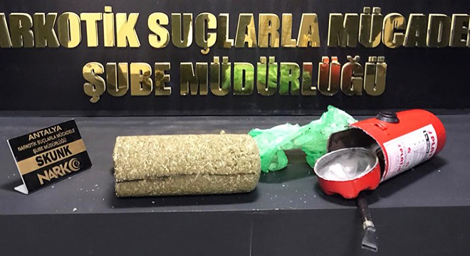 Yangın tüpündeki 3 kilo esrara 4 tutuklama