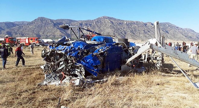 Yangına müdahaleye giden helikopter düştü