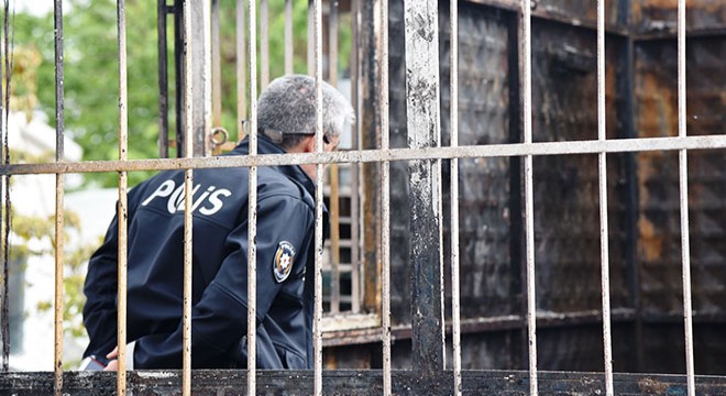 Yangında, 450 bin liralık veresiye defteri kül oldu