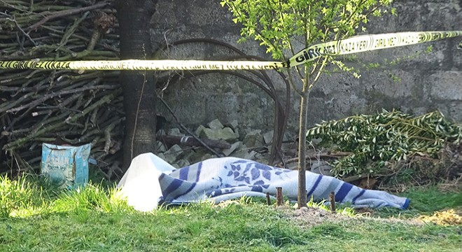 Yangında dumandan zehirlenen felçli adam öldü