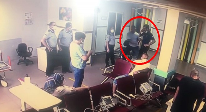 Yardım istediği polisin tabancasını alıp kaçmaya çalıştı
