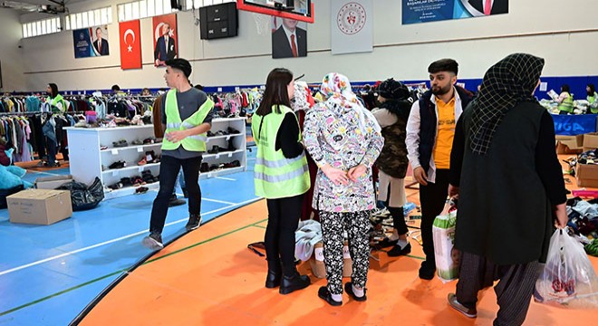 Yardımlar koordinasyon merkezine teslim edildi