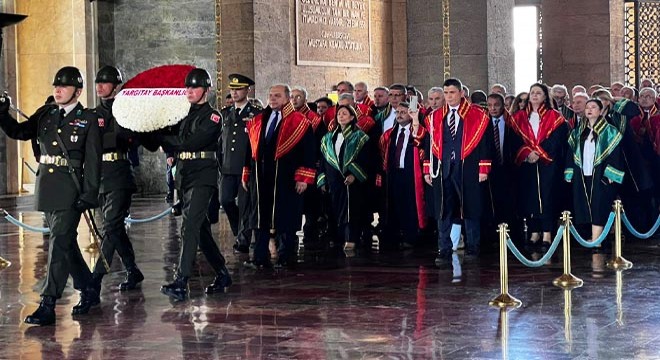 Yargıtay üyelerinden adli yıl açılışında Anıtkabir'e ziyaret