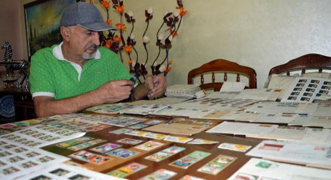 Yarım asırdır pul biriktiriyor