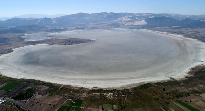 Yarışlı Gölü kurudu, yöre halkı destek istedi