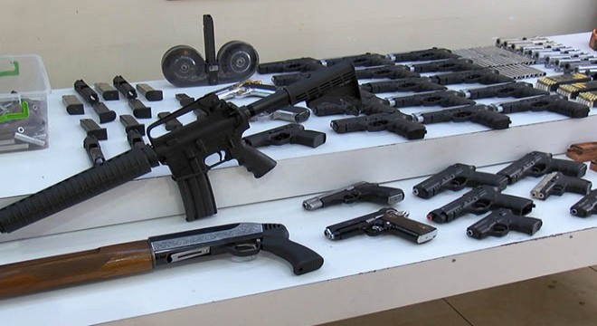 Yasa dışı silah ticareti operasyonu kamerada