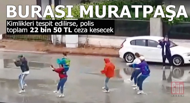 Yasağa rağmen sokakta dans ettiler