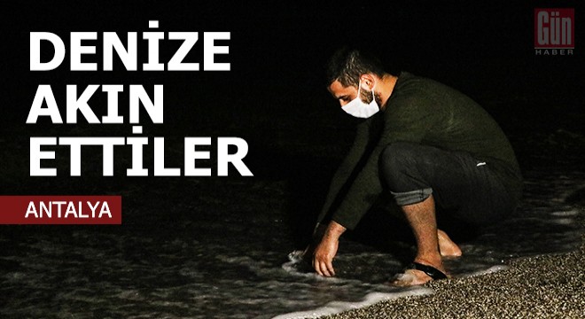 Yasağın kalkmasından dakikalar sonra denize akın ettiler