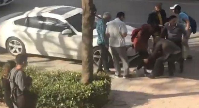 Yaşlı adam otobüsten zorla indirildi