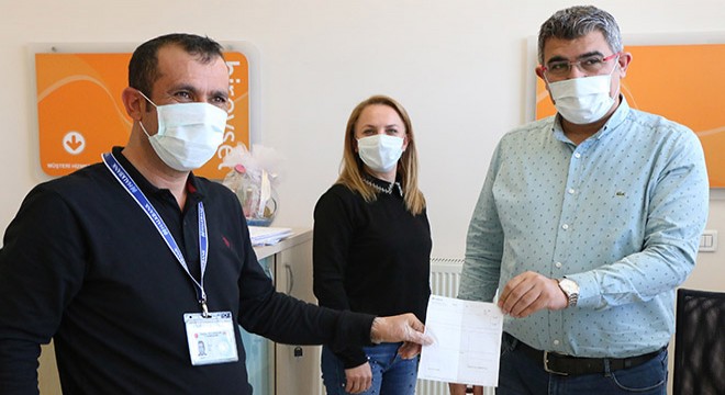 Yaşlı kadın bayram ikramiyesini bağışladı