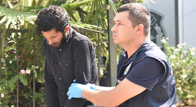 Yaşlı kadının 820 bin lirasını dolandıran şüpheliler yakalandı