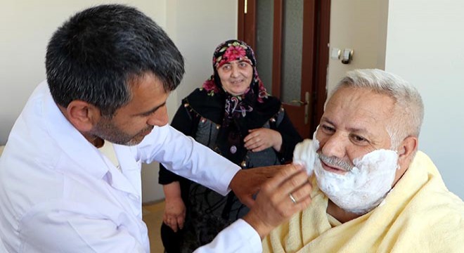 Yaşlı ve hastalara 'evde tıraş'