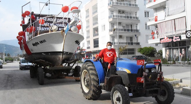 Yat üstünde bayram kutlaması