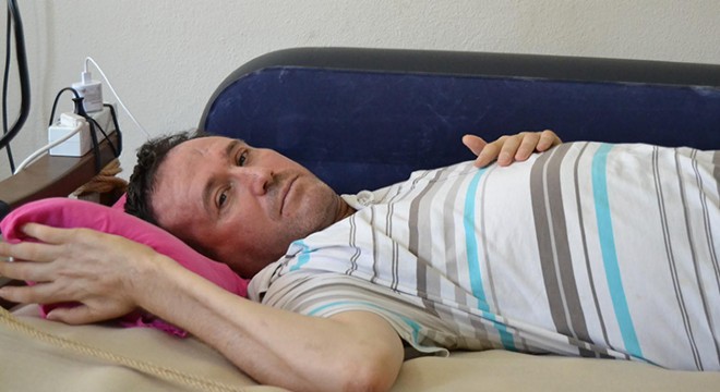 Yatağa bağımlı olan itfaiyeci, akülü tekerlekli sandalye istiyor