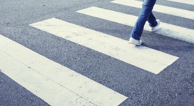 Yaya geçidinde otomobil çarpan liseli Berra, öldü