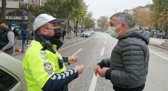 Yayalara yol vermeyen 40 sürücüye ceza