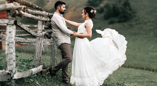 Yayladaki fotoğraf çekiminde gelin- damat çamura bulandı