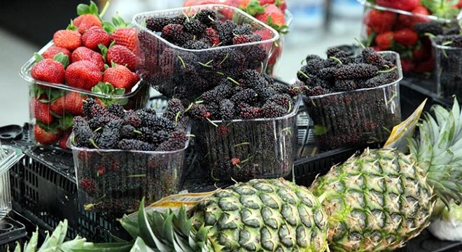Yaz meyveleri tezgahlarda yerini almaya başladı