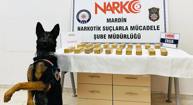 Yedek lastiğin içine gizlenmiş, 10 kilo eroin ele geçirildi