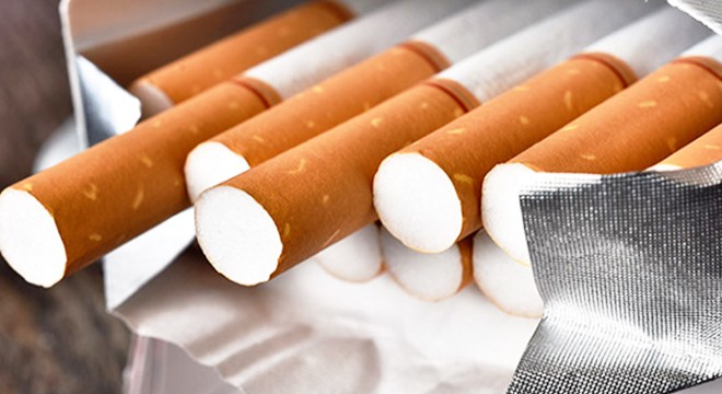 Yem yüklü TIR'da, 19 bin 750 paket kaçak sigara bulundu