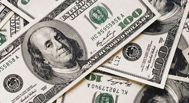 Yemek yerken astığı montunun cebinden 5 bin 500 doları çalındı