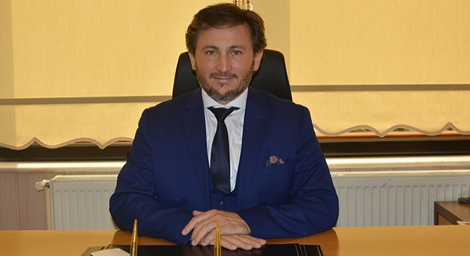 Yeni başkan makamına oturdu