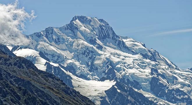 Dağ tırmanışında 2 kişi hayatını kaybetti