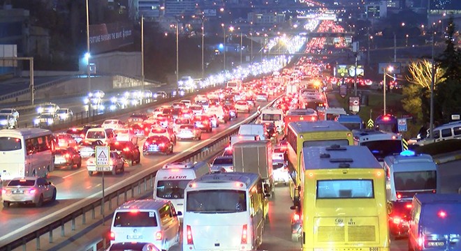 Yeni yılın ilk iş gününde trafikte son durum