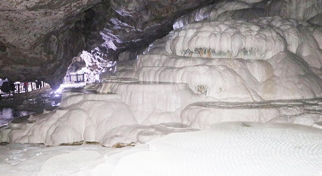 Yer altındaki gizli 'Pamukkale'; Kaklık Mağarası