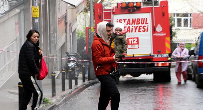 Yer altı kablolarında yangın; 3 bina boşaltıldı