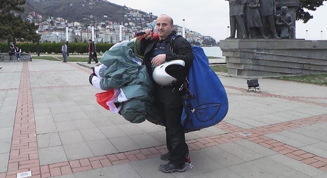 Yere çakılan yamaç paraşütü sporcusu: Bırakamıyorum