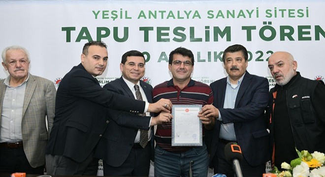 Yeşil Sanayi'de tapular teslim edildi