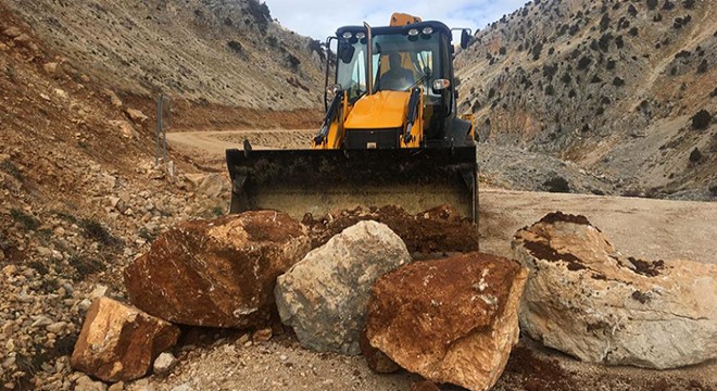 Yeşilgöl yolu ulaşıma kapatıldı