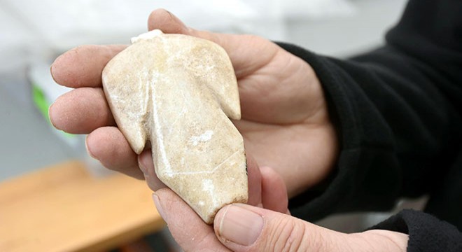 Yeşilova Höyüğü'nde 6 bin yıllık tanrıça heykelciği bulundu