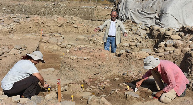 Yeşilova Höyüğü nde 8 bin 200 yıllık atölye