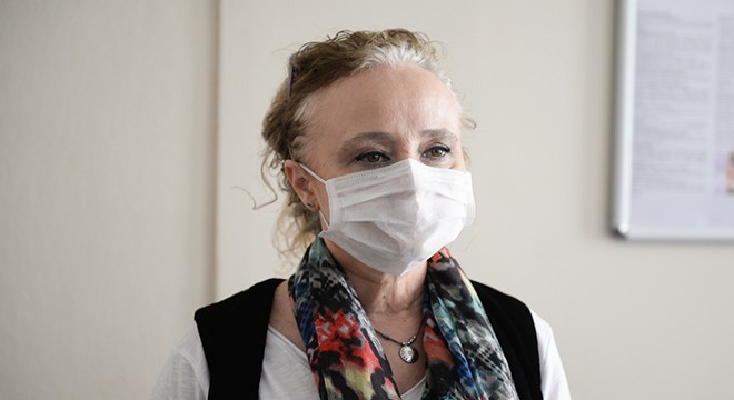 Yeşim Taşova: El öperek riskli grubu tehlikeye atabiliriz